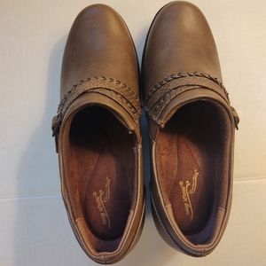 Easy Street Brown Taupe Titan Comfort 